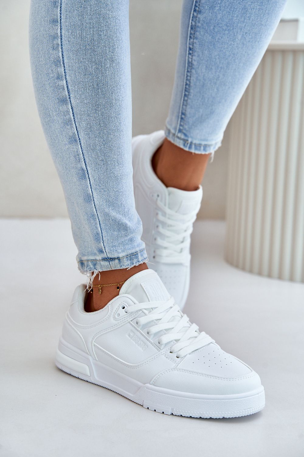 Sneakers Step in style