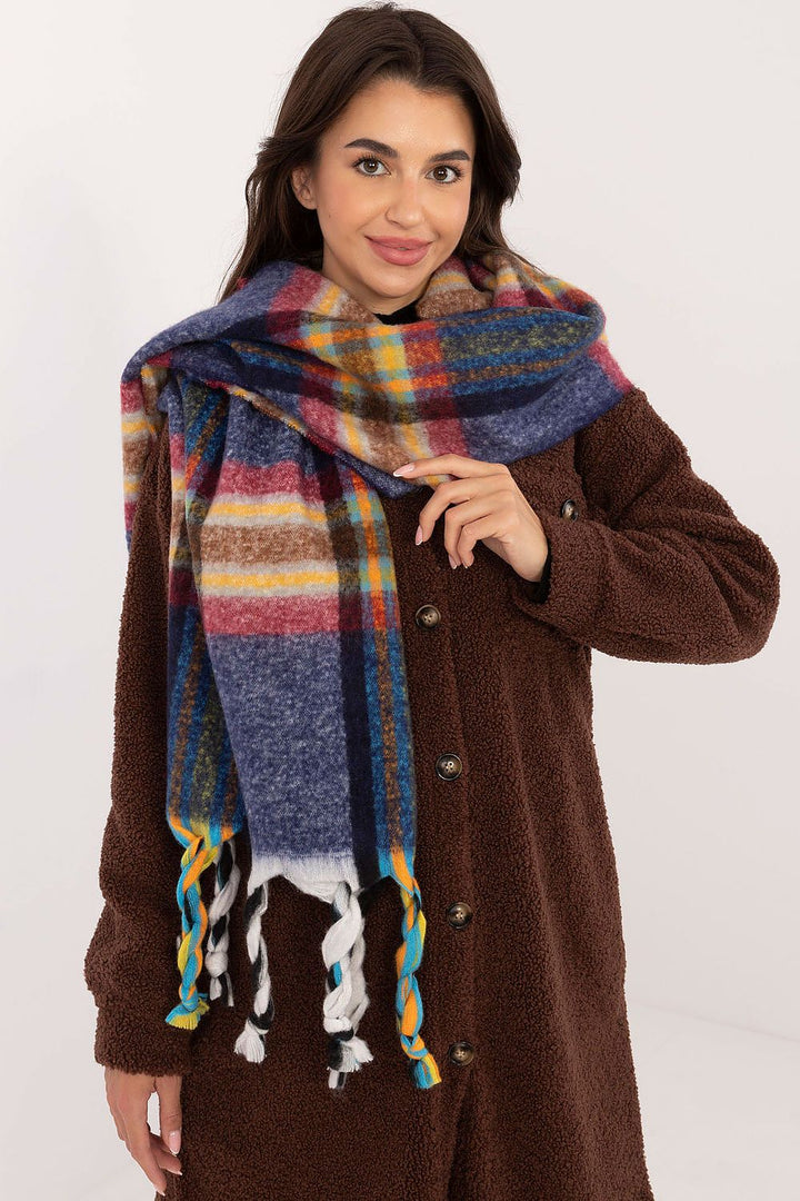 Shawl model 202581 AT 
