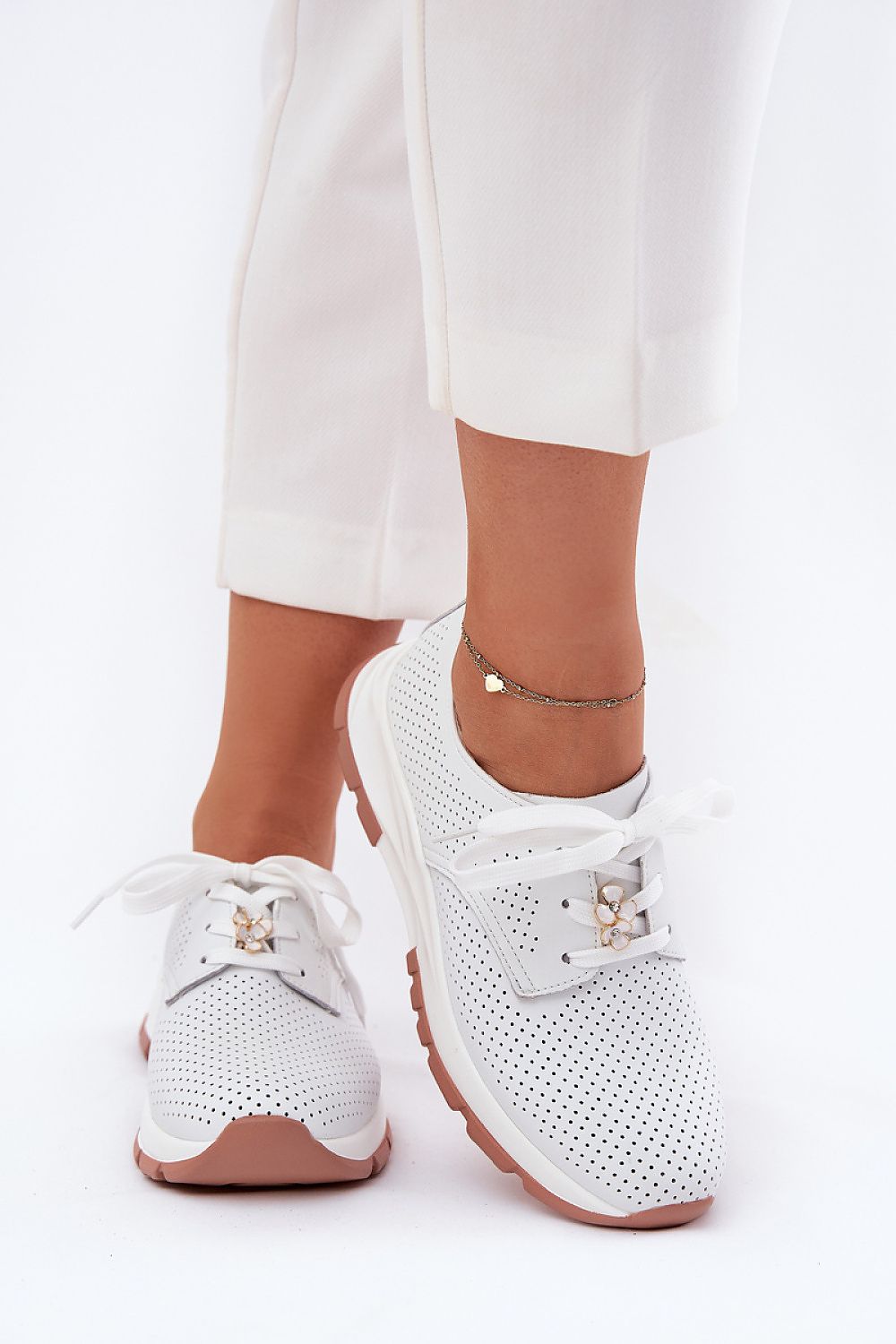  Low Shoes model 212567 Step in style 